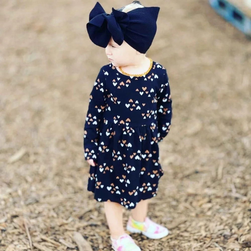 CAT & JACK GIRLS HEART PRINT DRESS - BLACK VARIOUS SIZES (NEW WITH TAGS) A7 - Picture 2 of 4